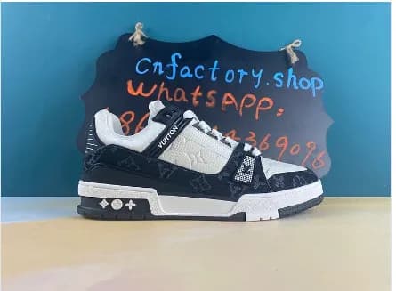 Black LV sneakers - Image 3