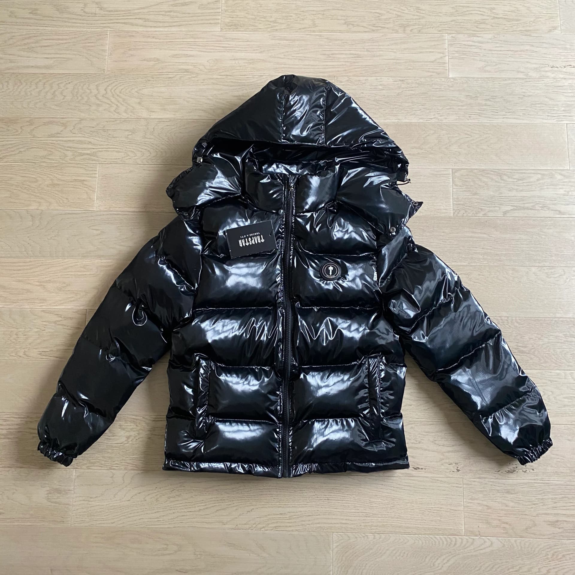 Trapstar Irongate pufferjacket with Detachable Hood Gloss black