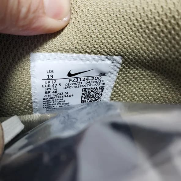 Travis Scott x Air Jordan 1 ​Low Golf Olive - Image 6