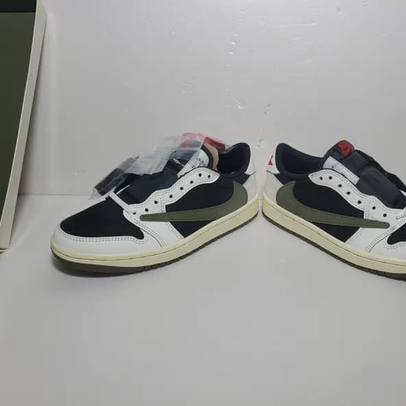 Travis Scott x Air Jordan 1 Low OG Olive - Image 4