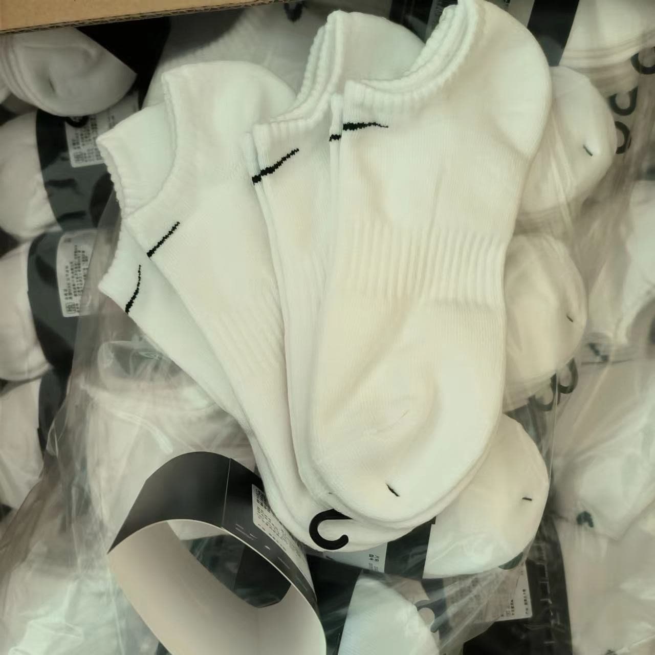 Calcetines de primavera y otoño para hombres y mujeres, calcetines deportivos de algodón, calcetines de marea para estudiantes, calcetines de suela, calcetines de comercio exterior, venta al por mayor - OopBuy Spreadsheet