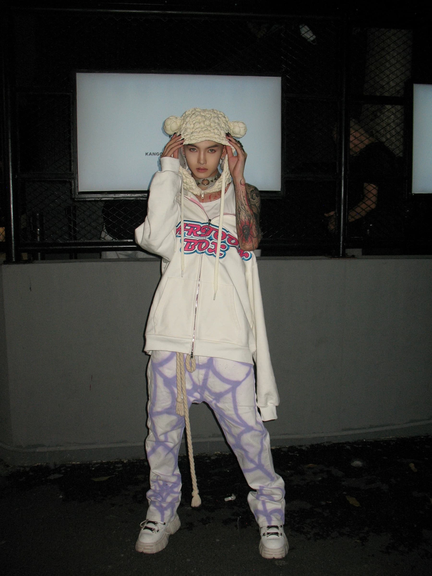 【wu! 】Original spray-painted purple spider dark ripped micro-flared casual pants men's and women's jeans - OopBuy Spreadsheet