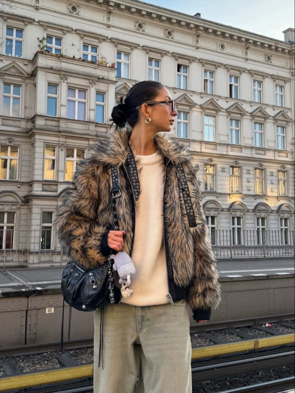 Racerworld Fur Jacket - OopBuy Spreadsheet