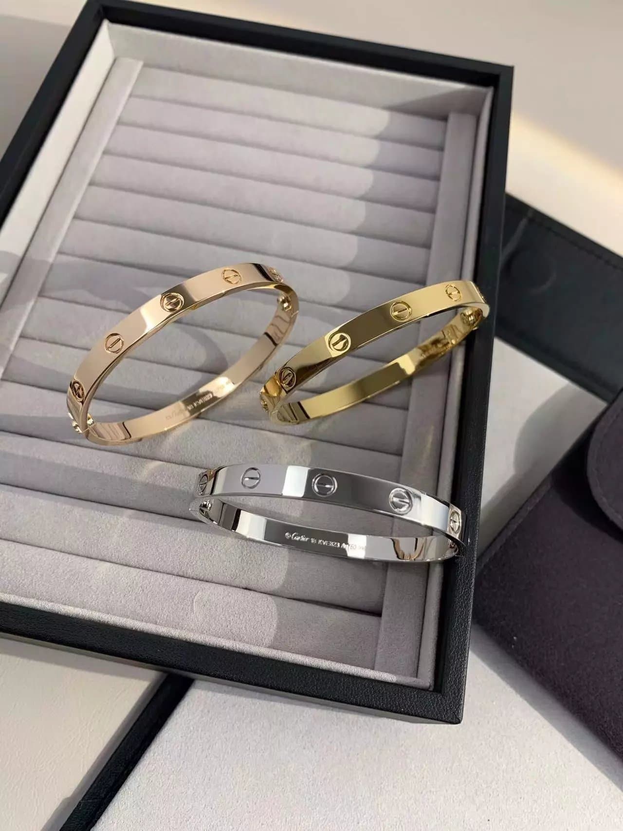 Diamond-free bracelet, full diamond V gold process, CNC gold-plated, no fading, popular online celebrity style, highest version, G verification - OopBuy Spreadsheet
