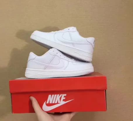 NIKE AIR FORCE 1 BUDGET 8 COLOURWAYS