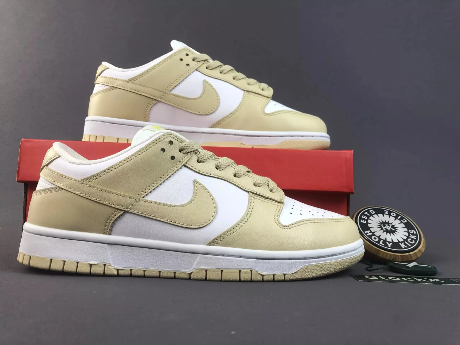 Dunk Low Team Gold