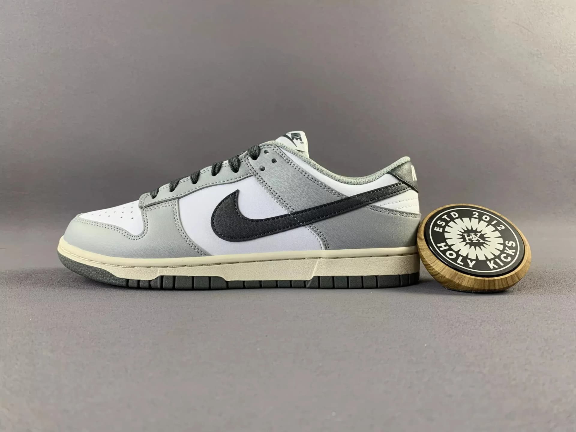 Dunk Low Light Smoke Grey