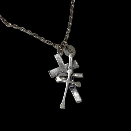 UNDERCOVER NECKLACE