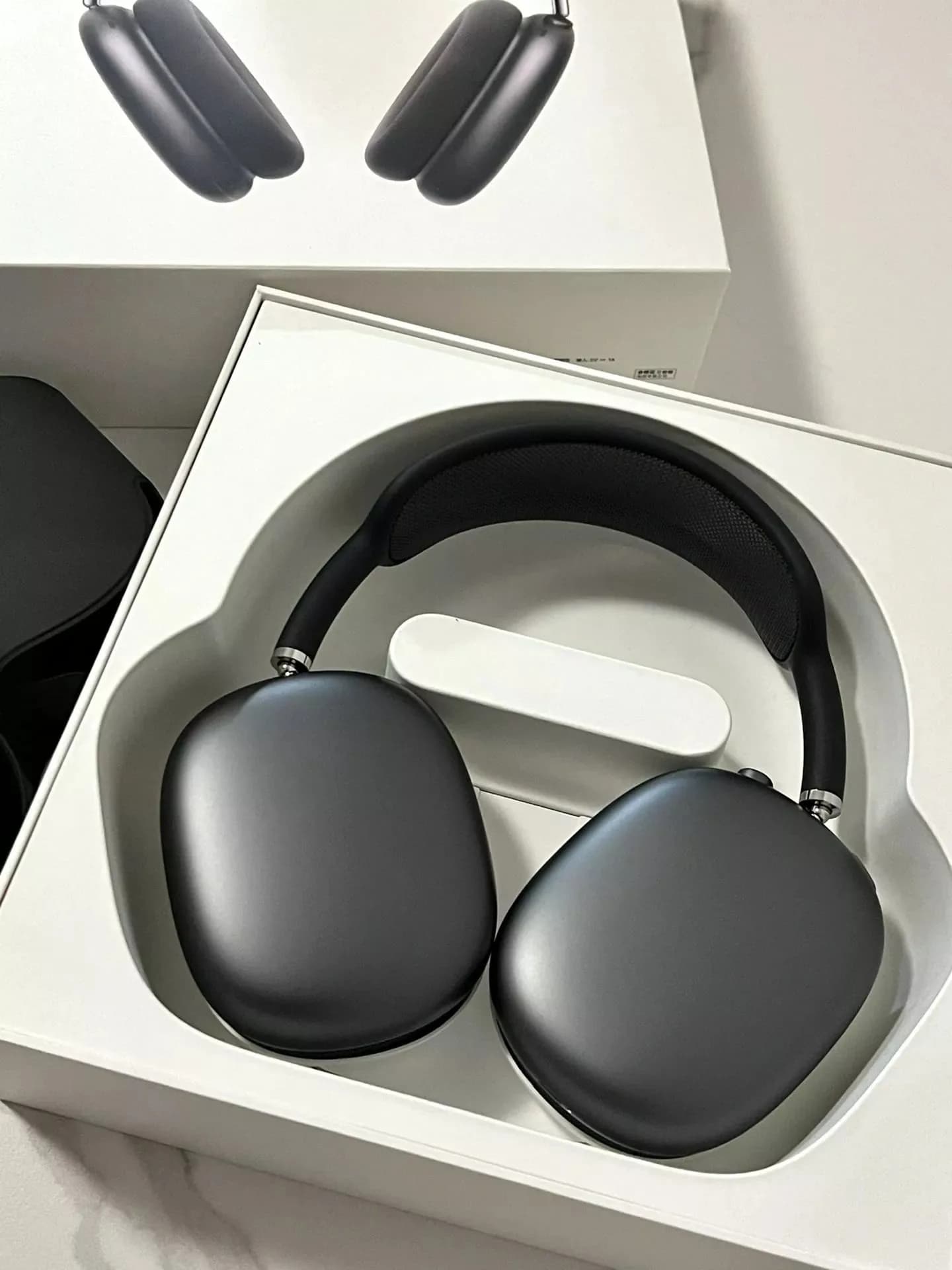 A^irPod&Max