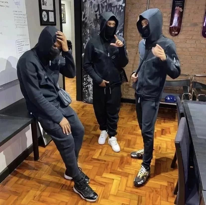 NIKE TECH FLEECE