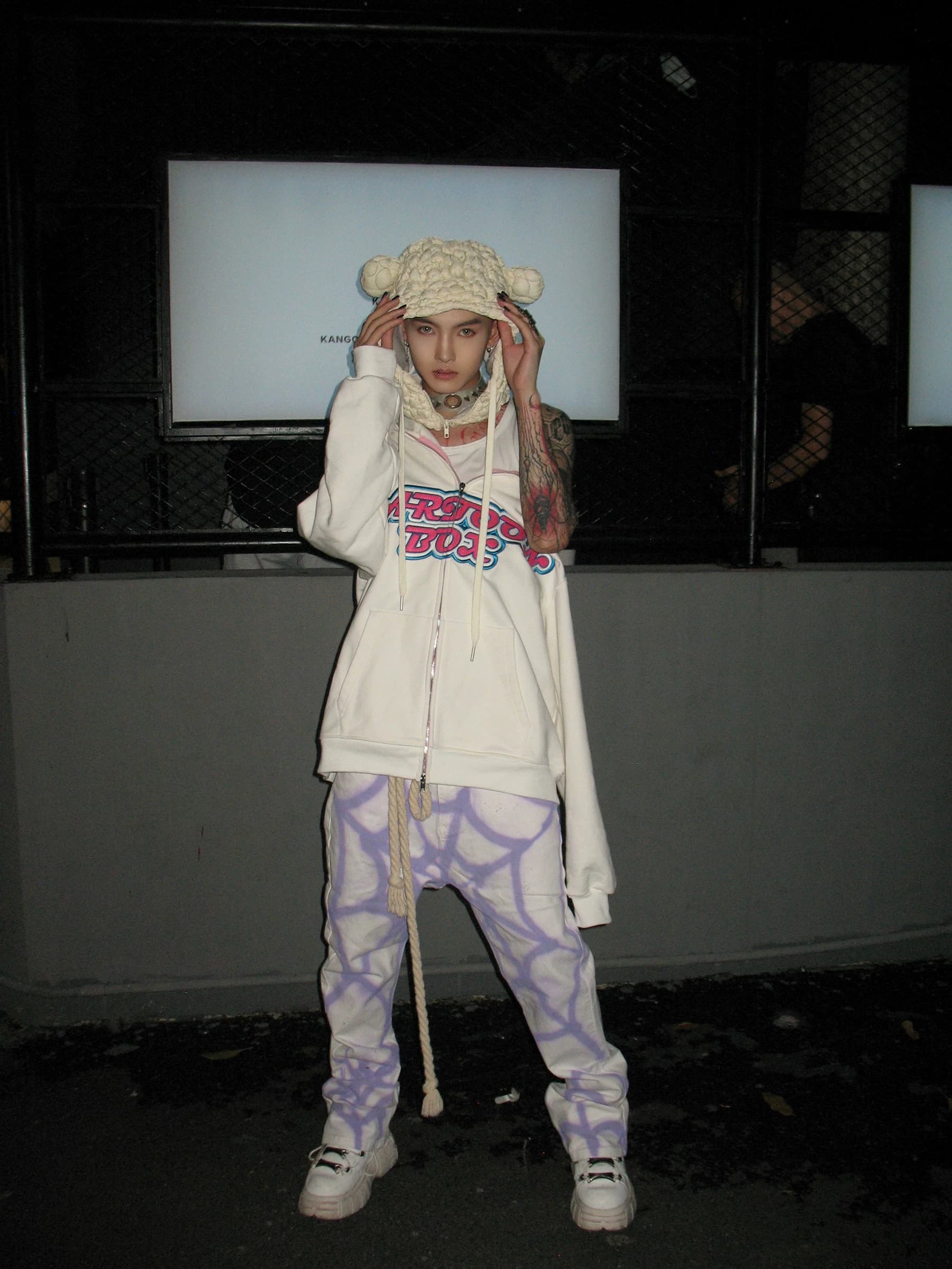 wu Original spray painted purple spider dark ripped micro flared casual pants men s and women s jeans