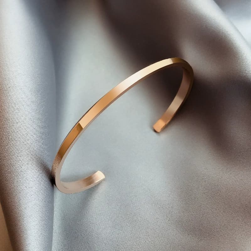 Simple titanium steel bracelet for men and women couples hand jewelry Internet celebrity light luxury young style ins trend temperament all-match cold style - OopBuy Spreadsheet