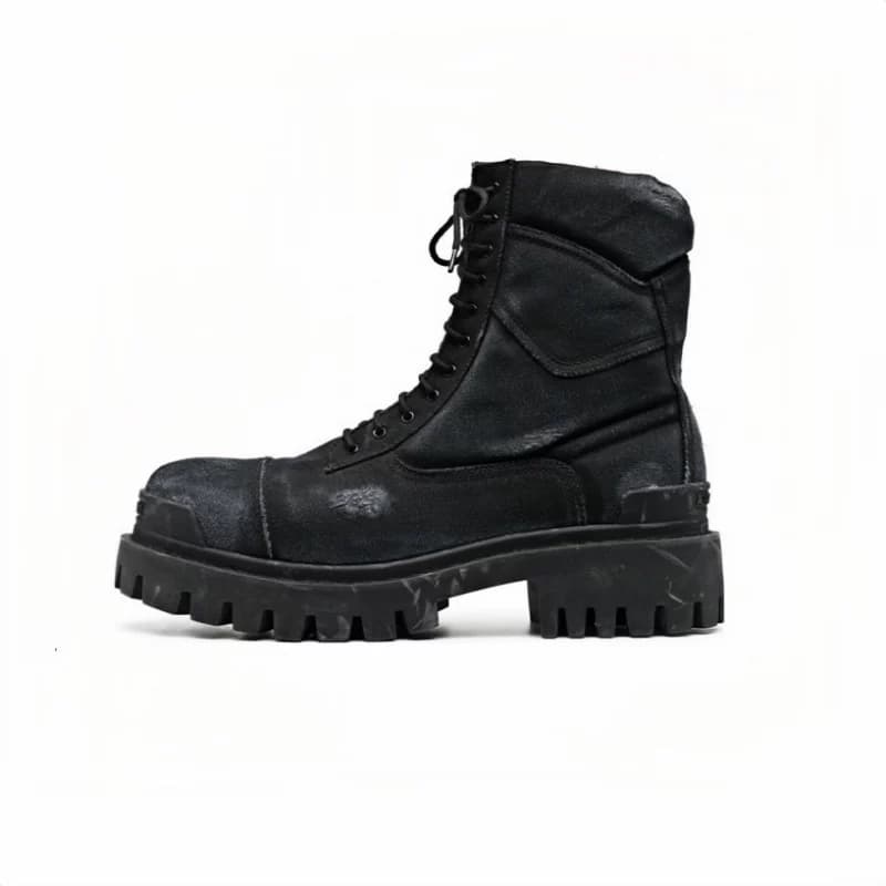 B's black cloth boots, destruction boots, full size, full shot, pull down to see details