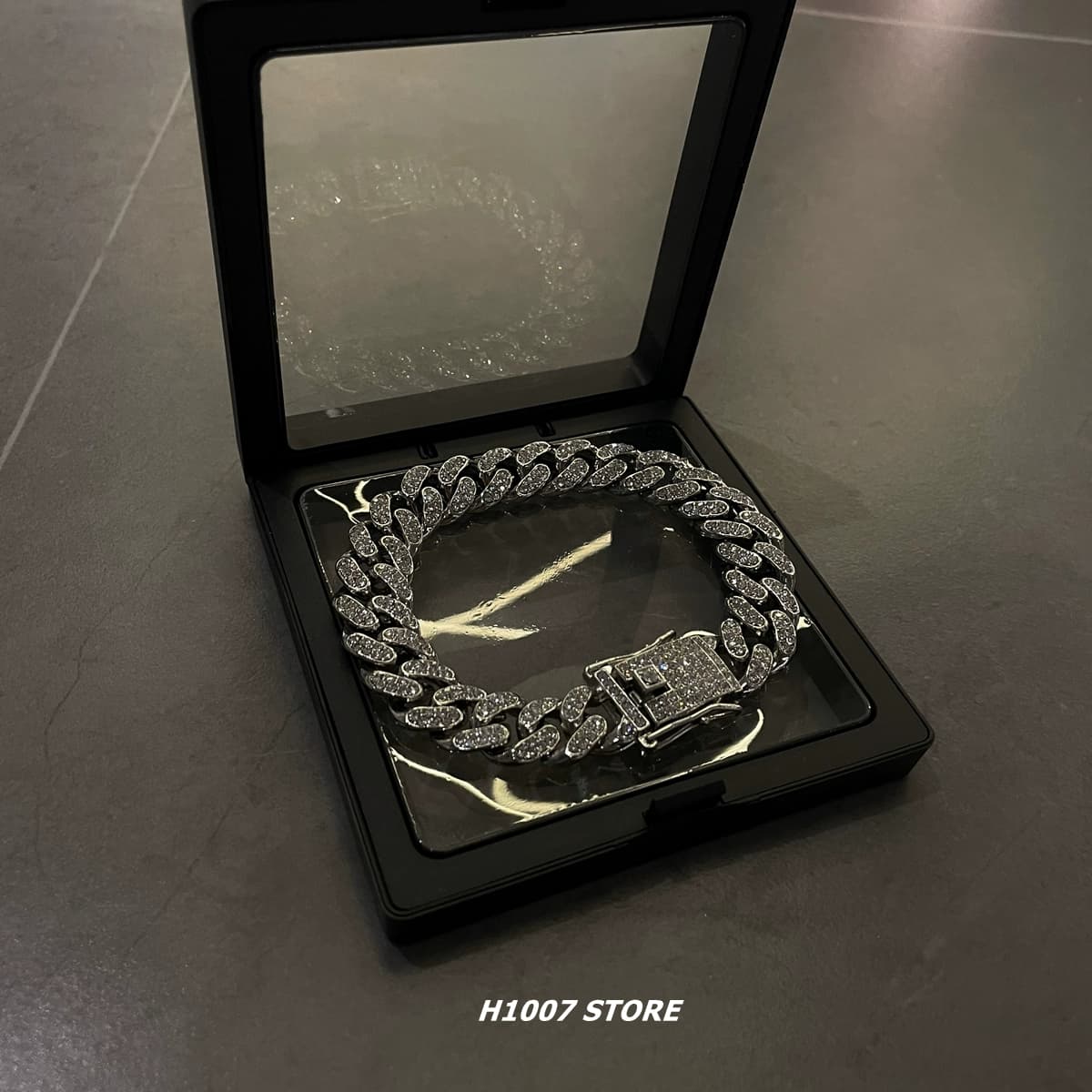 Wang Jiaer's same style full diamond Cuban bracelet for men trendy silver diamond inlaid European and American hip-hop style niche design for couples - OopBuy Spreadsheet