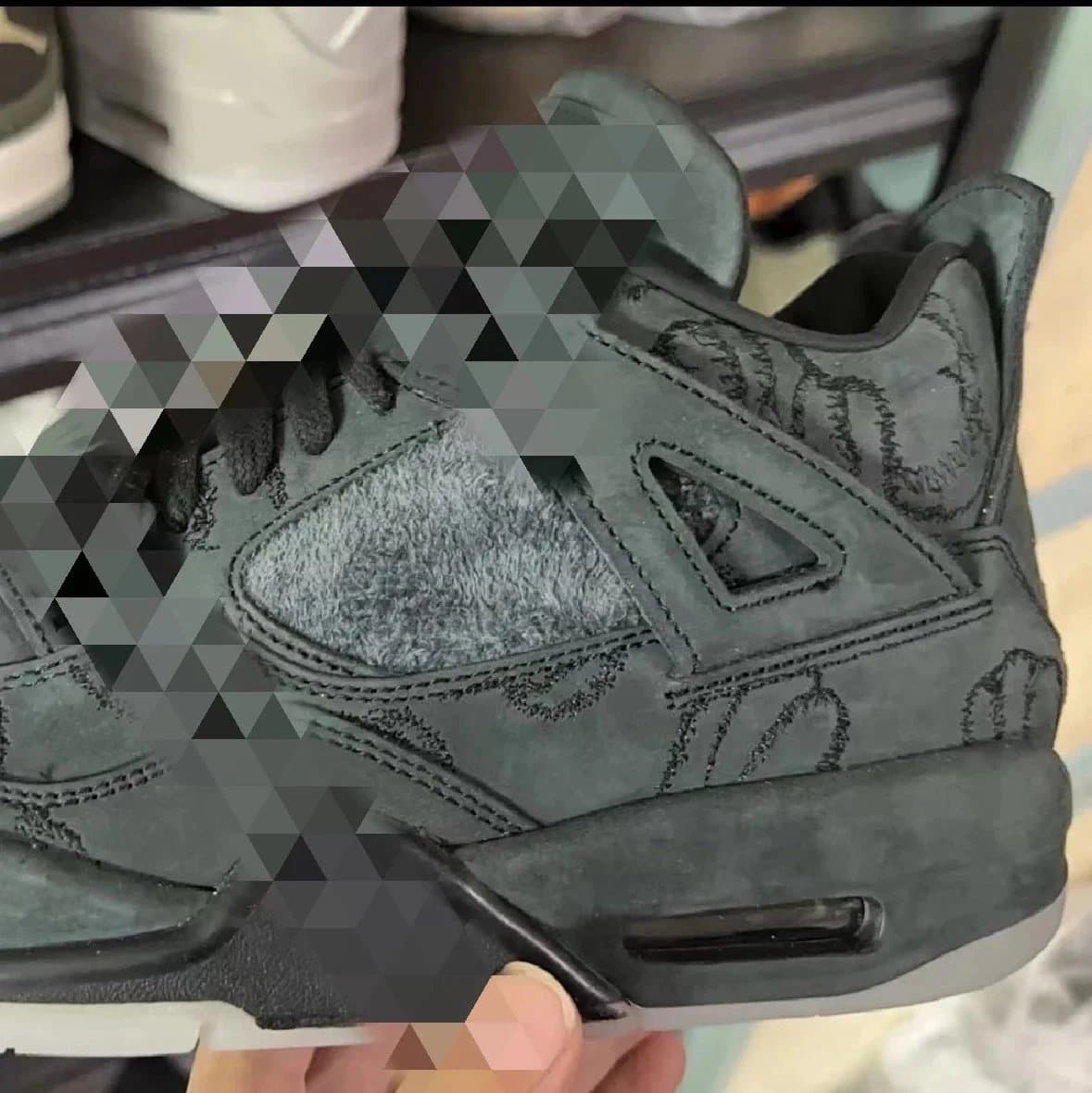 Air Jordan 4 Retro kaws black GX