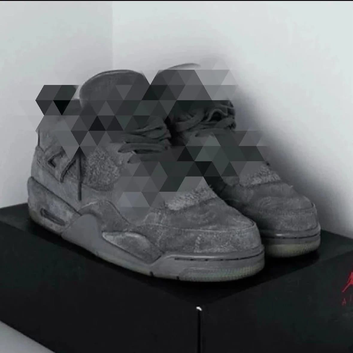Air Jordan 4 kaws gray GX