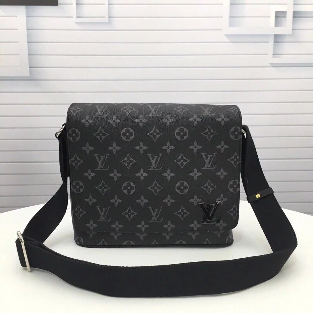 C M44000 22x25x8cm Monogram Eclipse