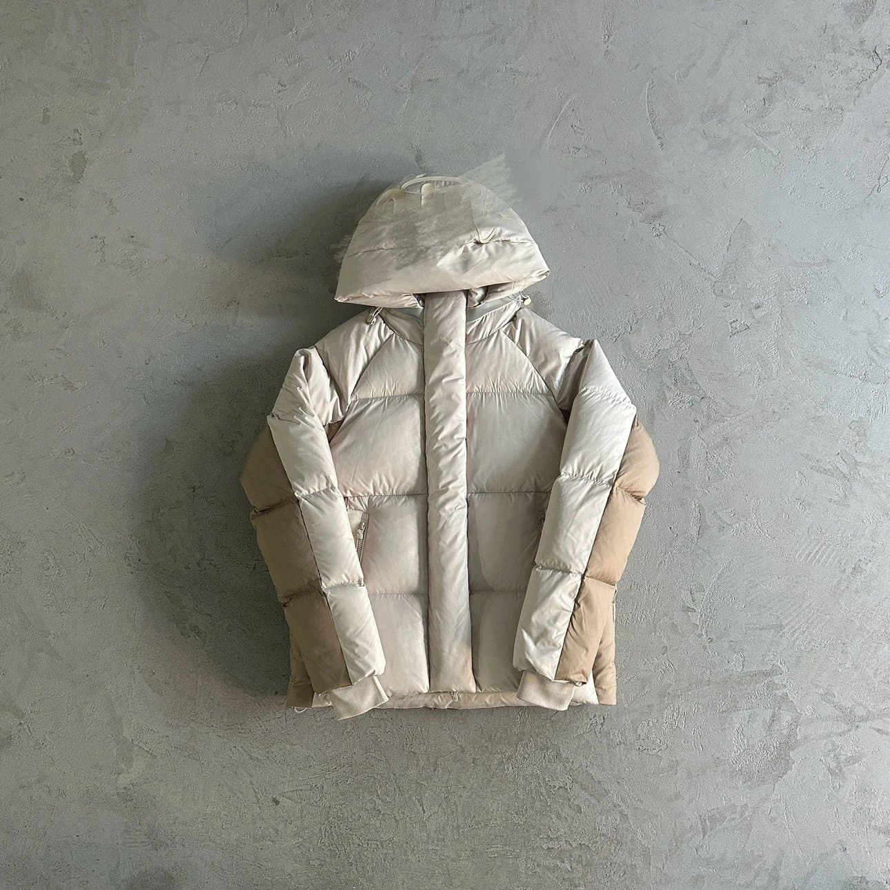 Syna down jacket- off white