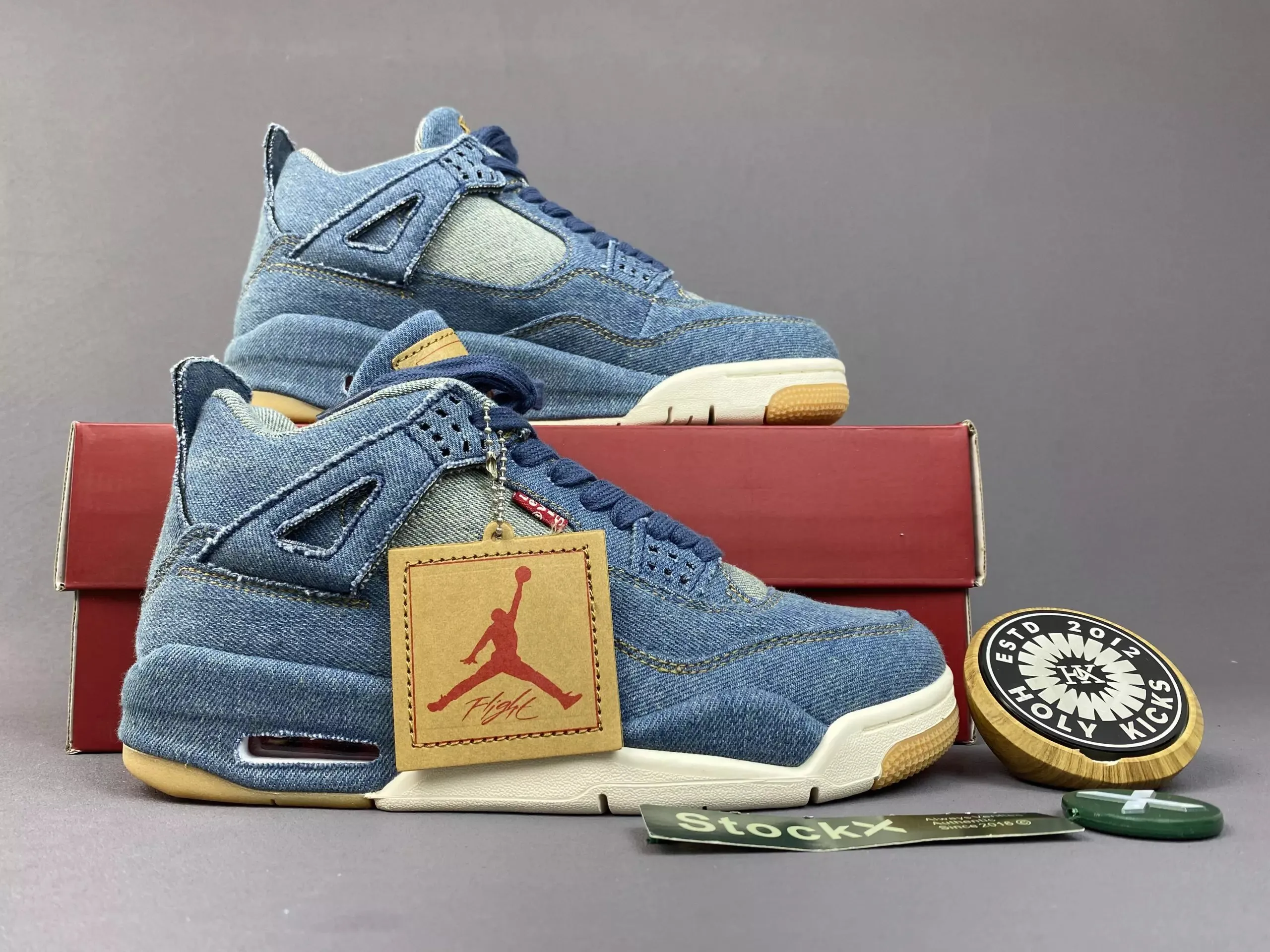 Jordan 4 Levis