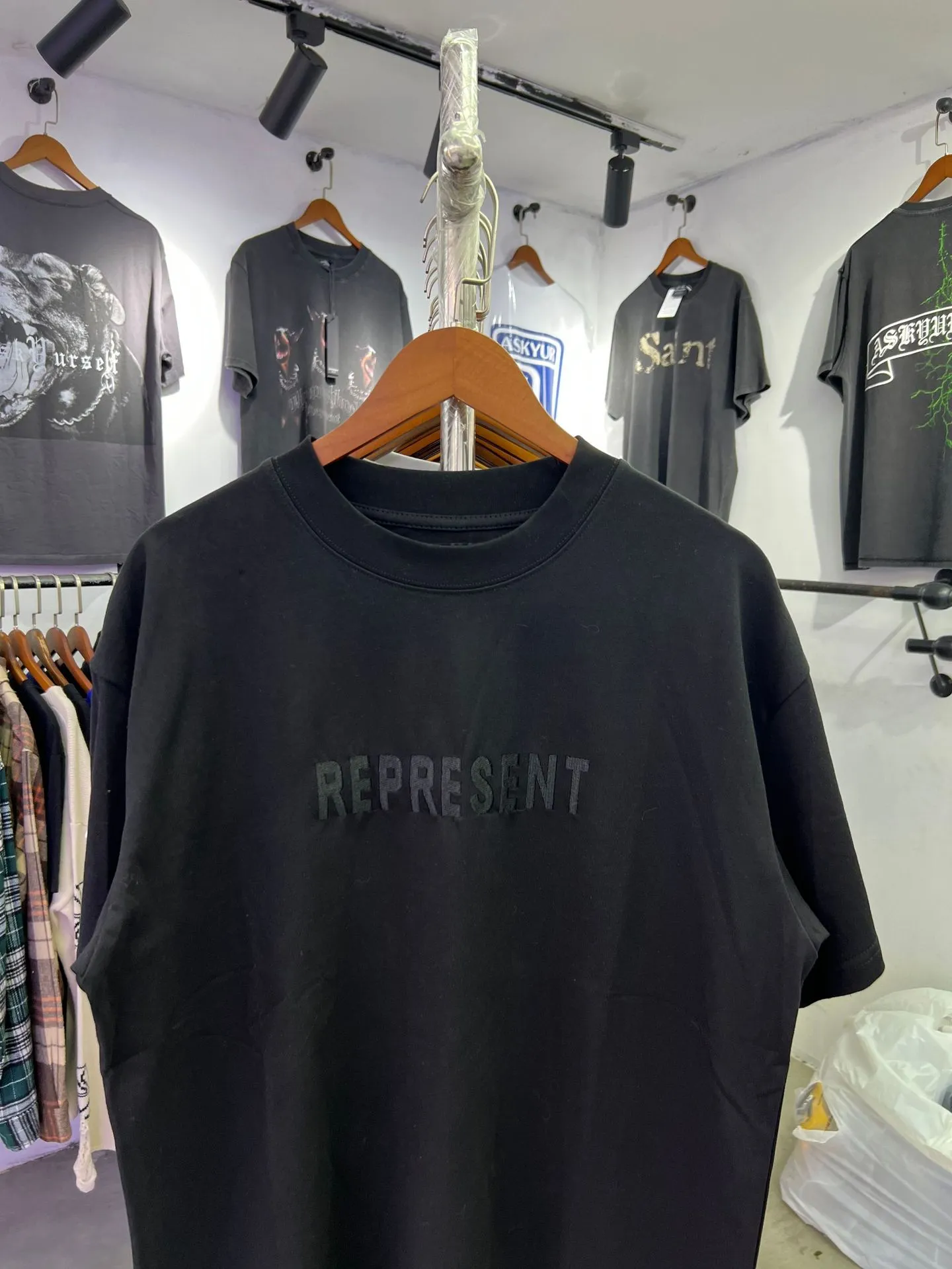 Represent t shirt